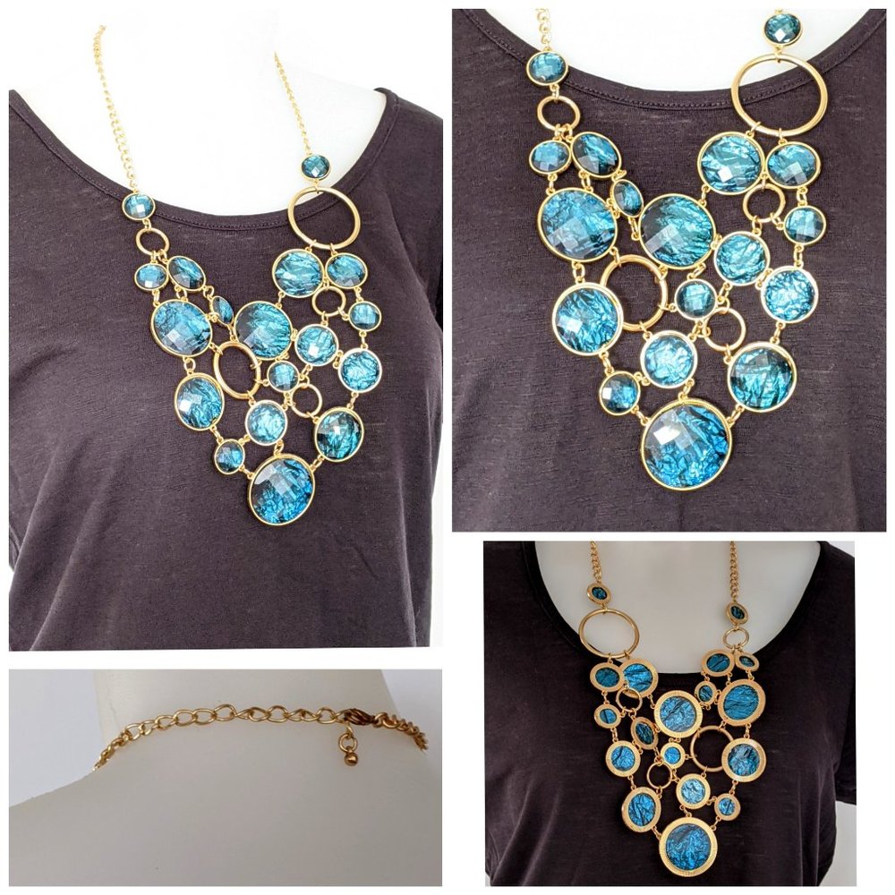 NWOT Gold And Blue Round Stone Chic Necklace